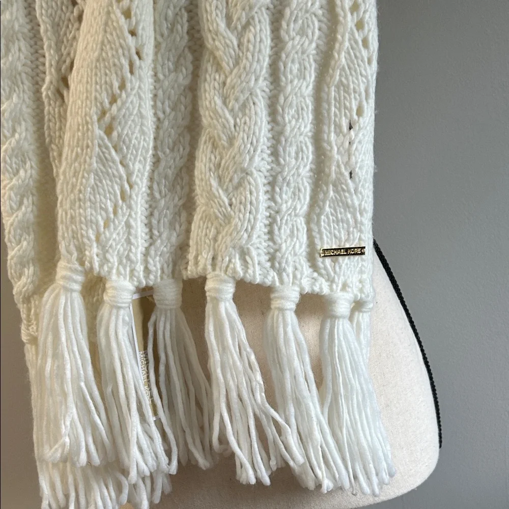 NWT Michael Kors Cable Knit Scarf in Ivory